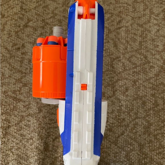Nerf Elite Strongarm w/ 6 Nerf Darts - Picture 3 of 3